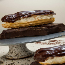 Pastel Eclair Chocolate Unidad